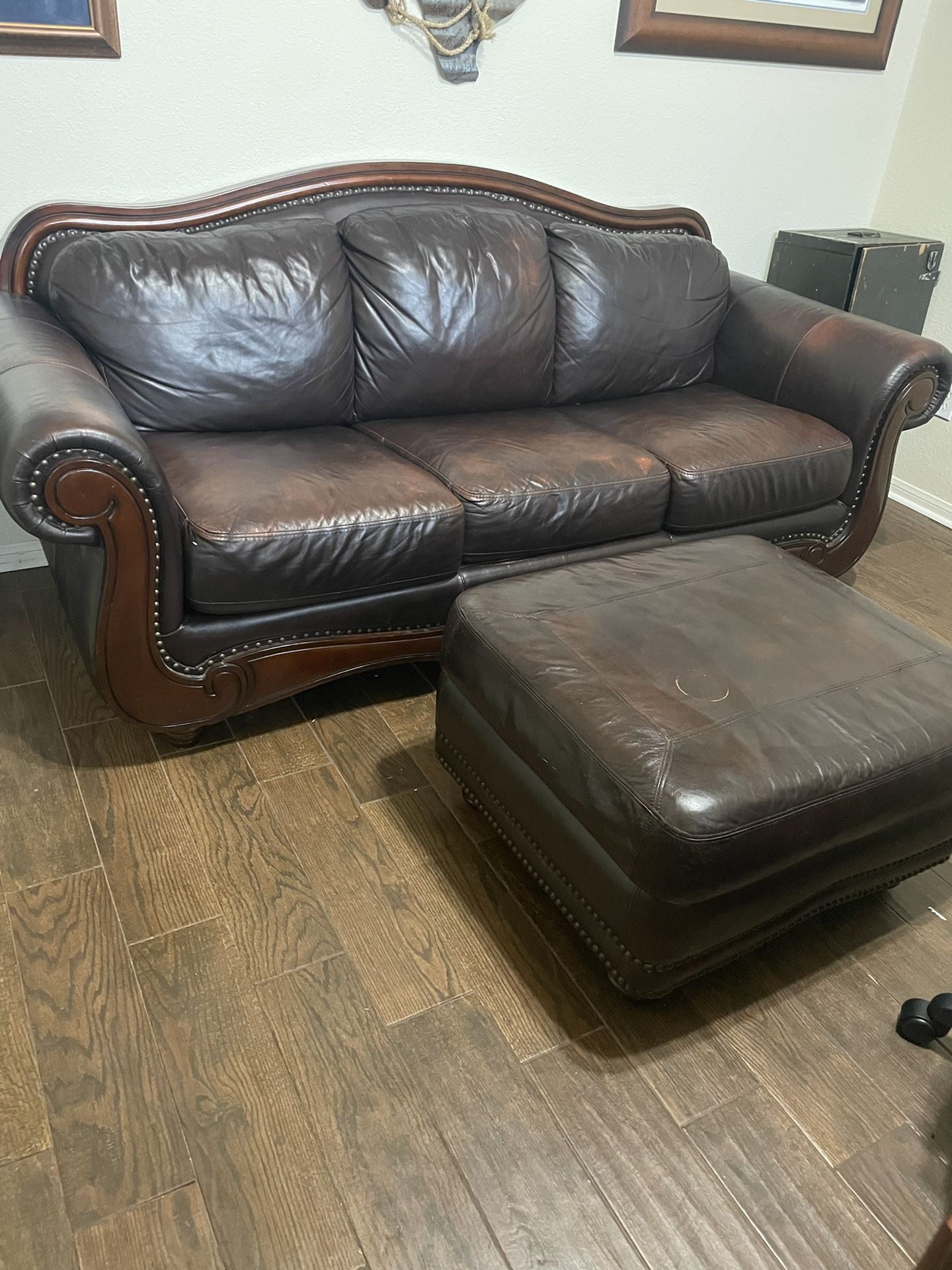 100% Leather Sleeper Sofa With Ottoman 