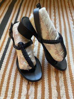 Gucci Summer Braided Navy Blue Leather Sandals Size 37