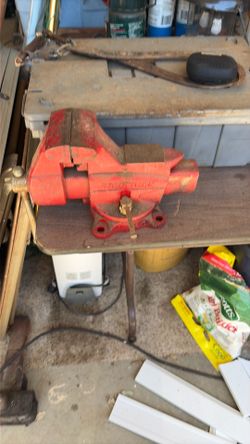 Vintage 4" Craftsman (contact info removed) Swivel Bench Vise Pipe Jaws Weighs