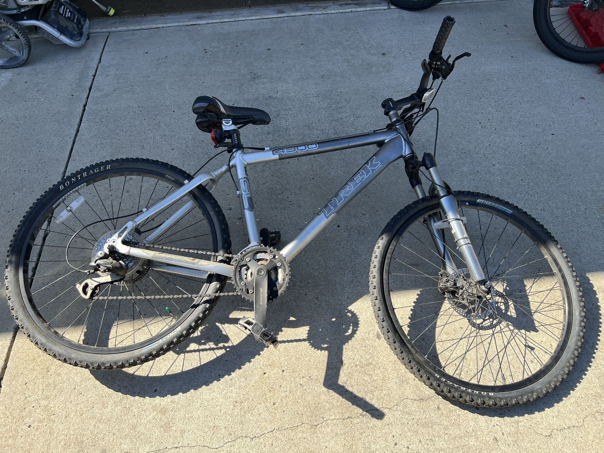 Silver Trek Bike 4300 18” Silver