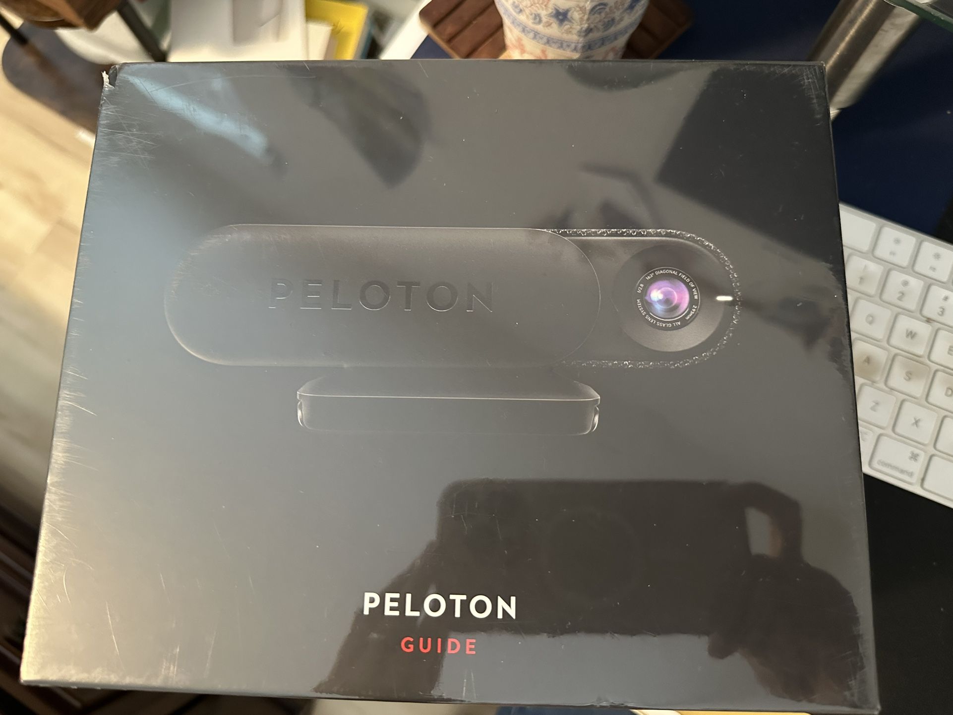 Peleton Guide Camara Brand New. Unopen Box. Seal Box