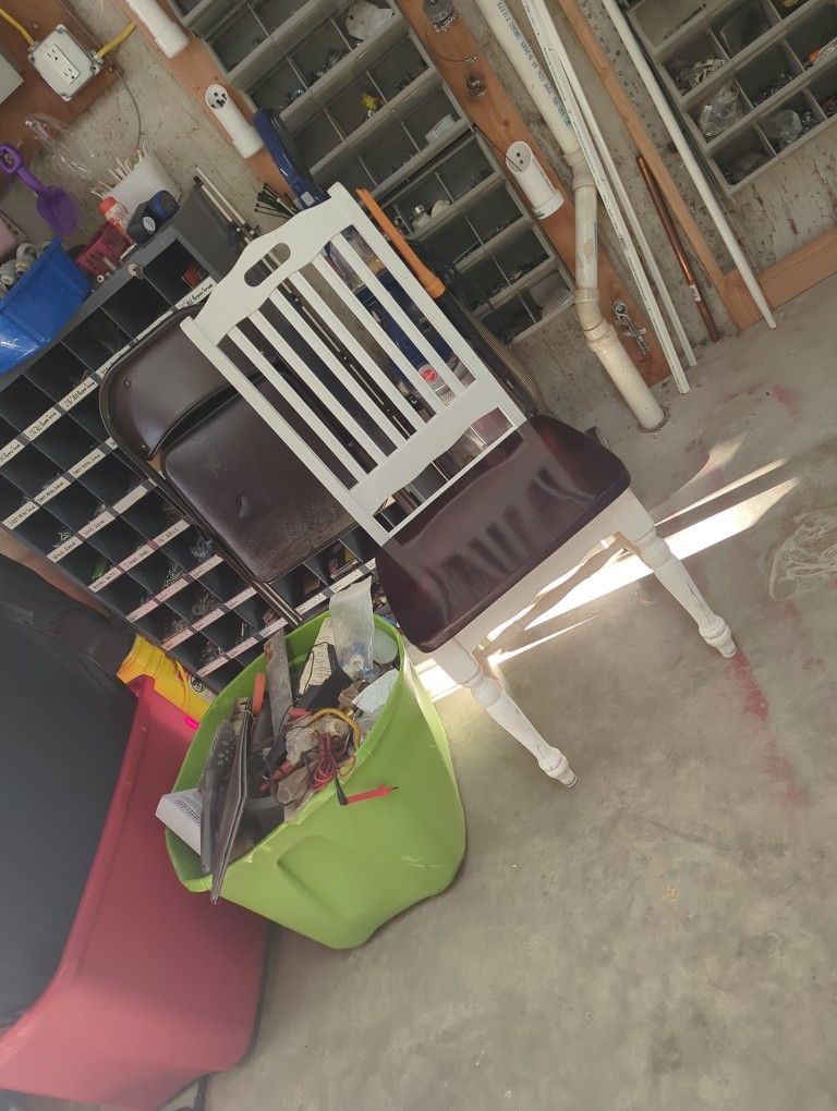 Kitchen Table & 4 Chairs