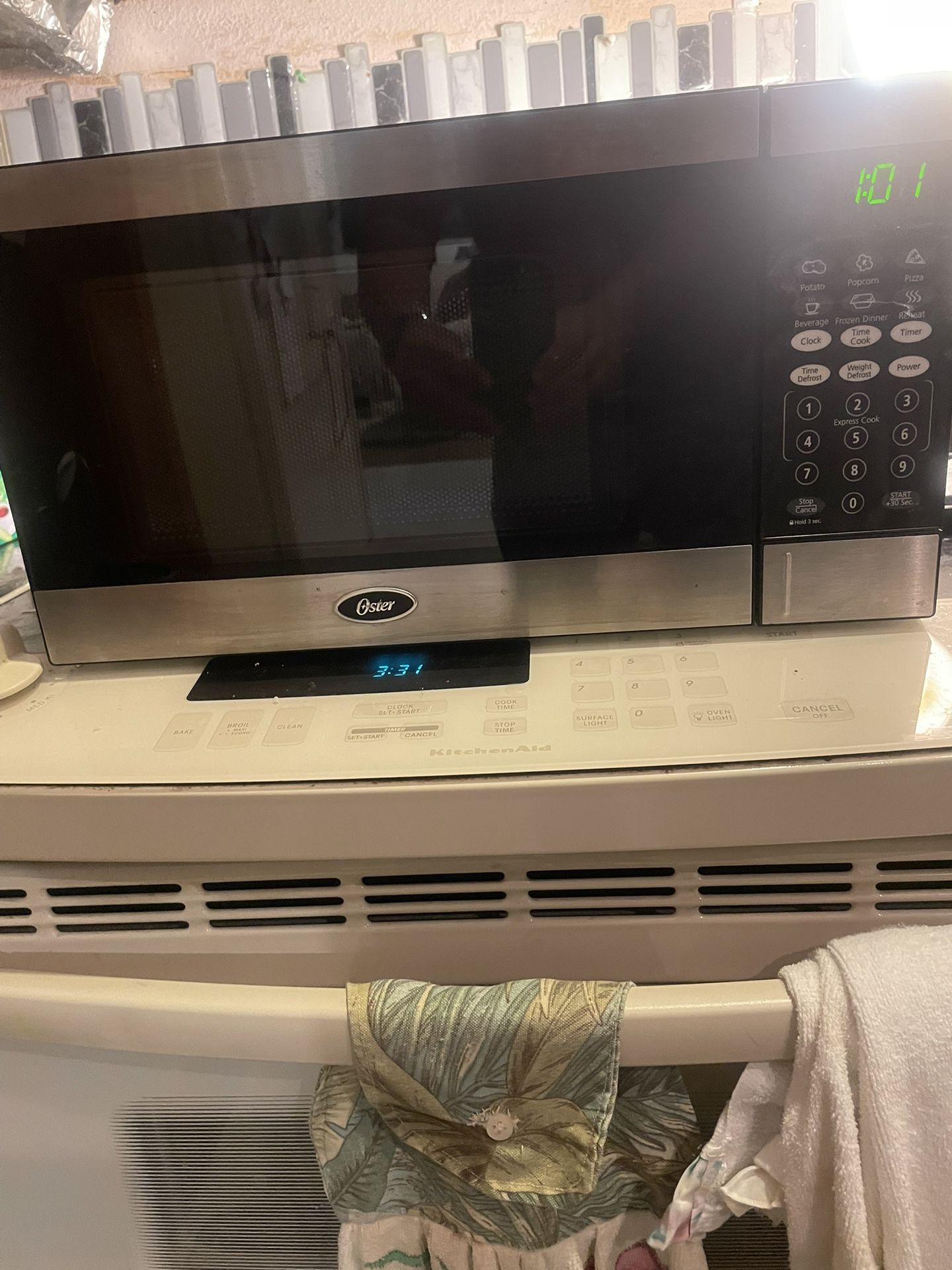 Small Microwave Oven