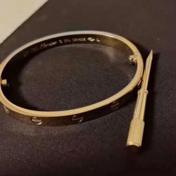 Cartier Yellow Gold bracelet. Size 17