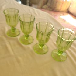 Vintage Wine Goblet Green Glass Juliska Colette  Footed Water 5.5" depression glass (4)