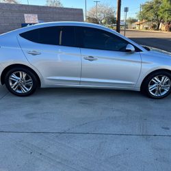 2019 Hyundai Elantra Limited 