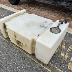 Heavy Duty Truck Mounted Large 80 Gallon Water Tank Chemical Tank