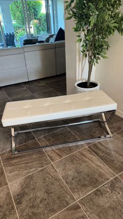 White sitting Bench