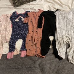 (5) Pajamas Size 12-18 Months 