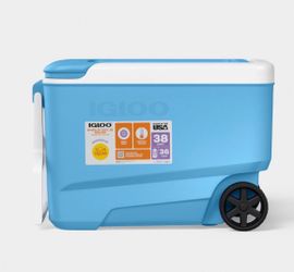 brand new Igloo Wheelie Cool 38Qt/53cans  Rolling Cooler