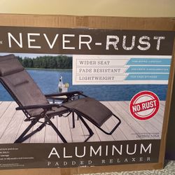 Never Rust Aluminum Padded Relaxer