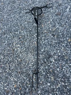 Black Metal Garden Stake with Hooks