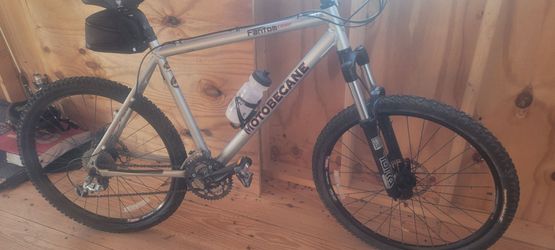 Motobecane Fantom Comp 26” Mountain Bike – Disc Brakes – needs air