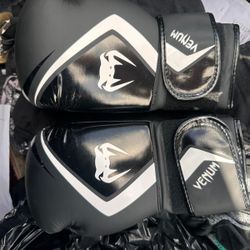 Boxing Venum Gloves And Mma Venum Gloves 