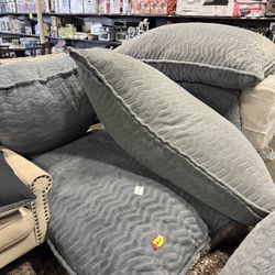 Floor Pillows On Sale 30$