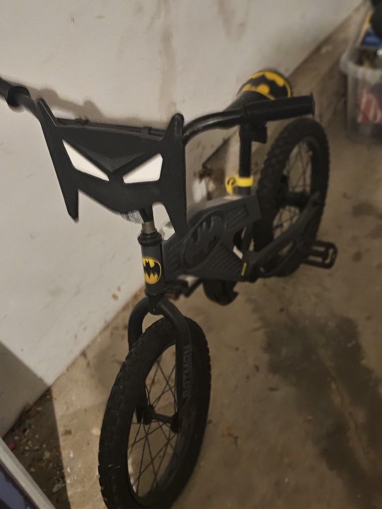 Batman Toddler Bike With Batman Face Plate