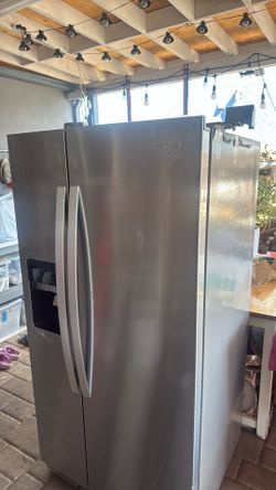 Whirlpool Refrigerator W33xD30.5xH65.5