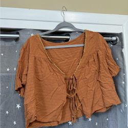 Tie in Front Crop Top