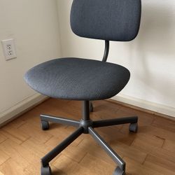 IKEA BLECKBERGET Swivel chair