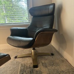 Eames Lounge Chair w/ Ottoman