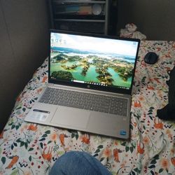 14' HP Laptop With Wireless Mouse And Carrybag