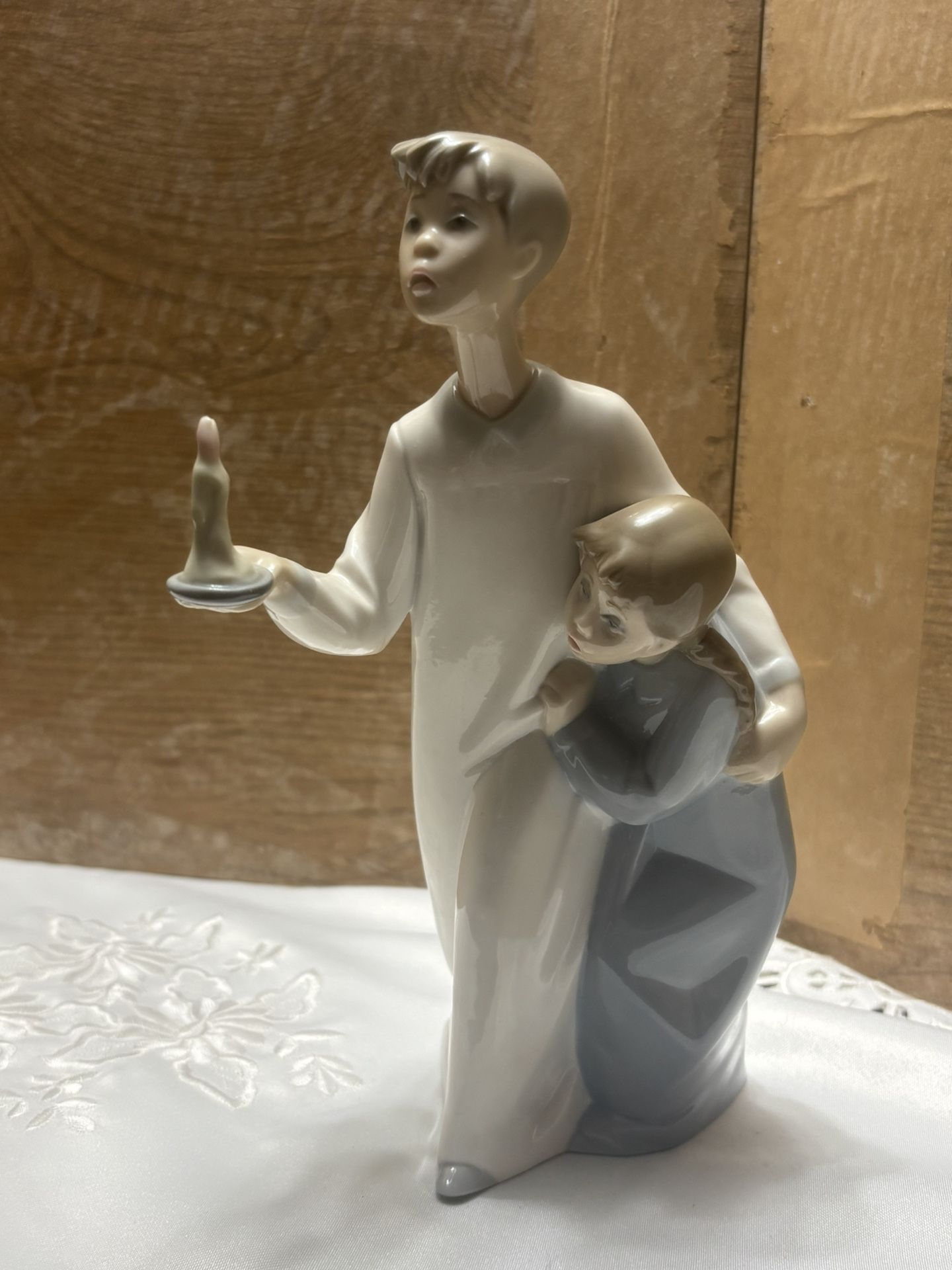 Lladro #4874 porcelain figurine titled 
