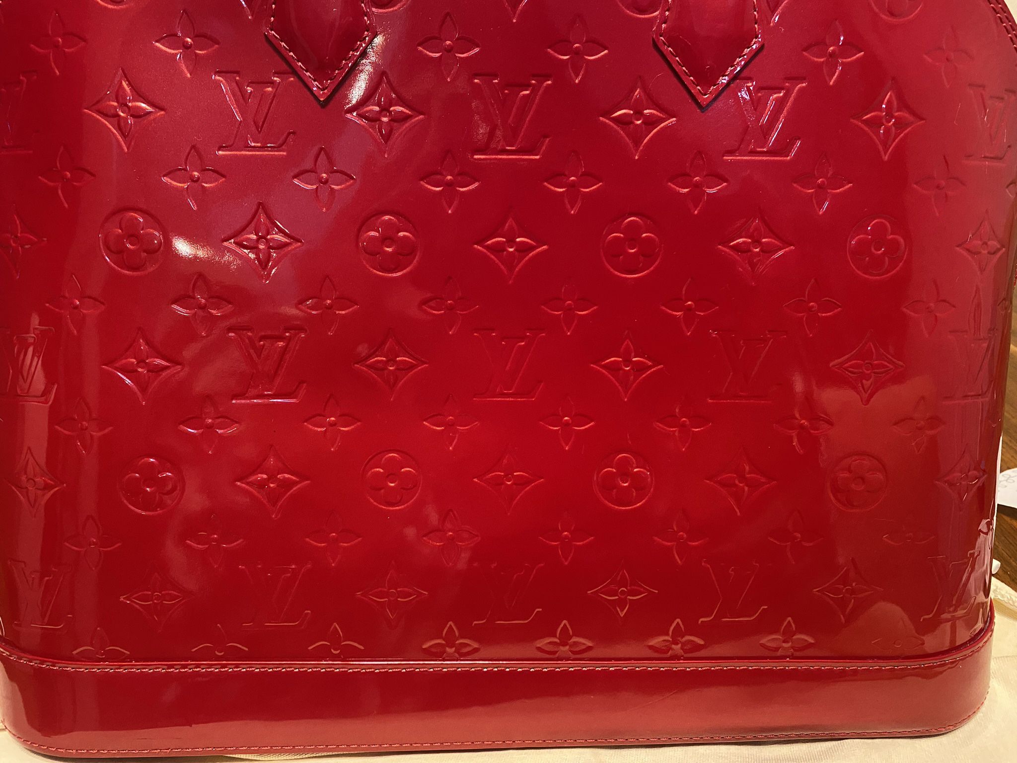 Data Visualization Case Study: Louis Vuitton Alma Monogram Vernis, by  Mailys, Trendful