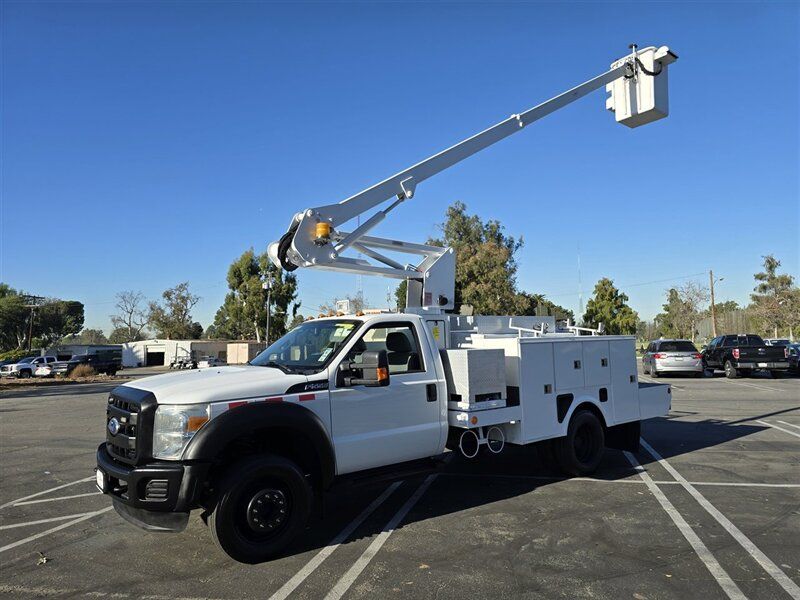 2012 Ford F-550 Super Duty XL BUCKET 6.8L GAS,35FT REACH,98K