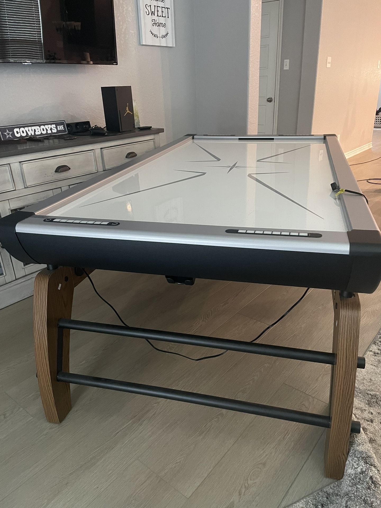 Air Hockey Table