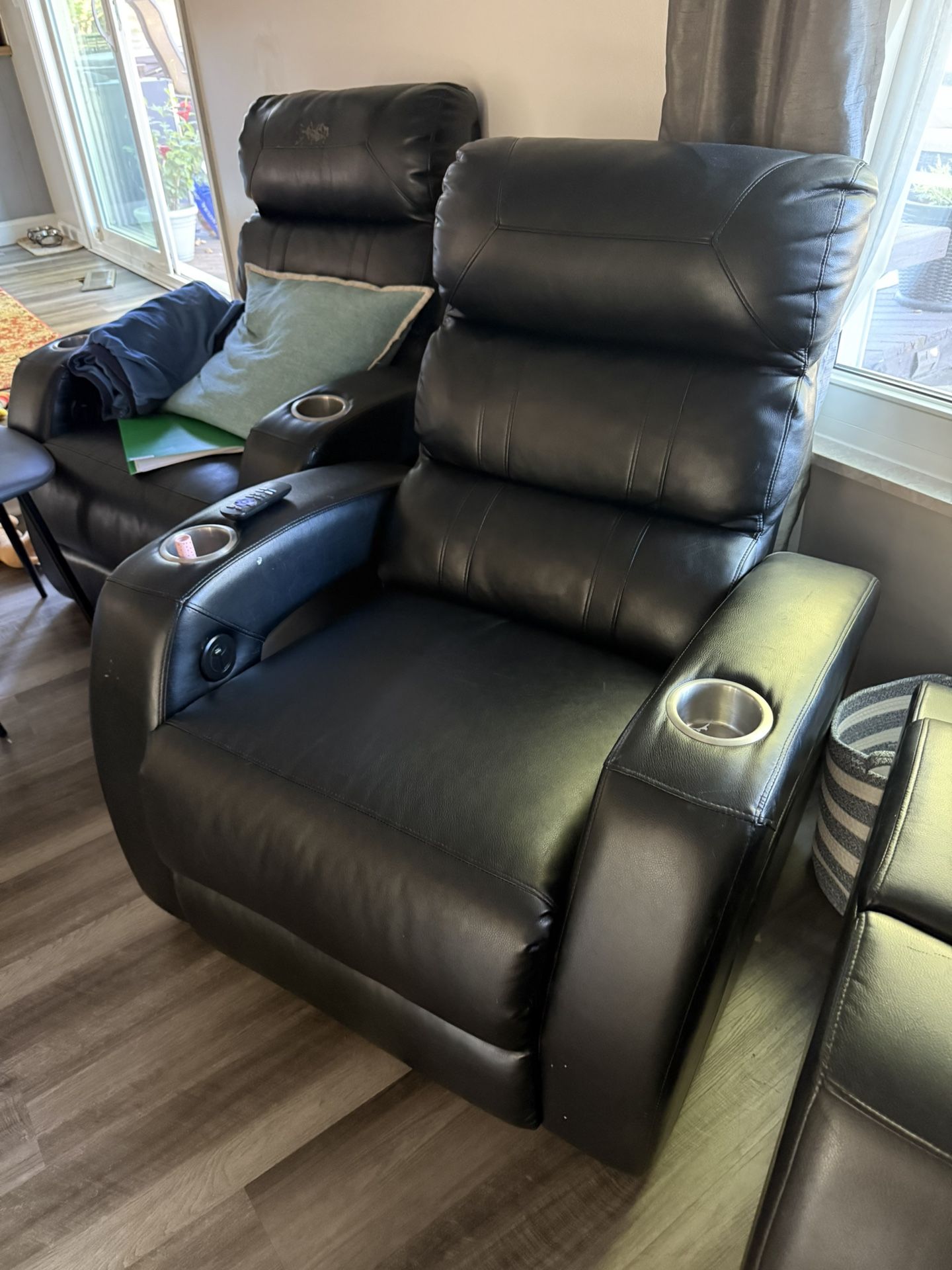 Leather Thearter Chairs
