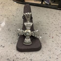 10KT Cross Pendant W/ Diamonds I-1744