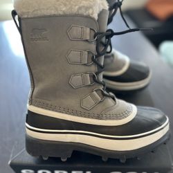 Sorel Caribou Boots Size 7 Color: Stone 
