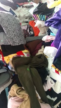Ropa de mujer - Cientos de piezas