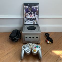 Nintendo GameCube, Bundle W/ Game controller, and hook ups