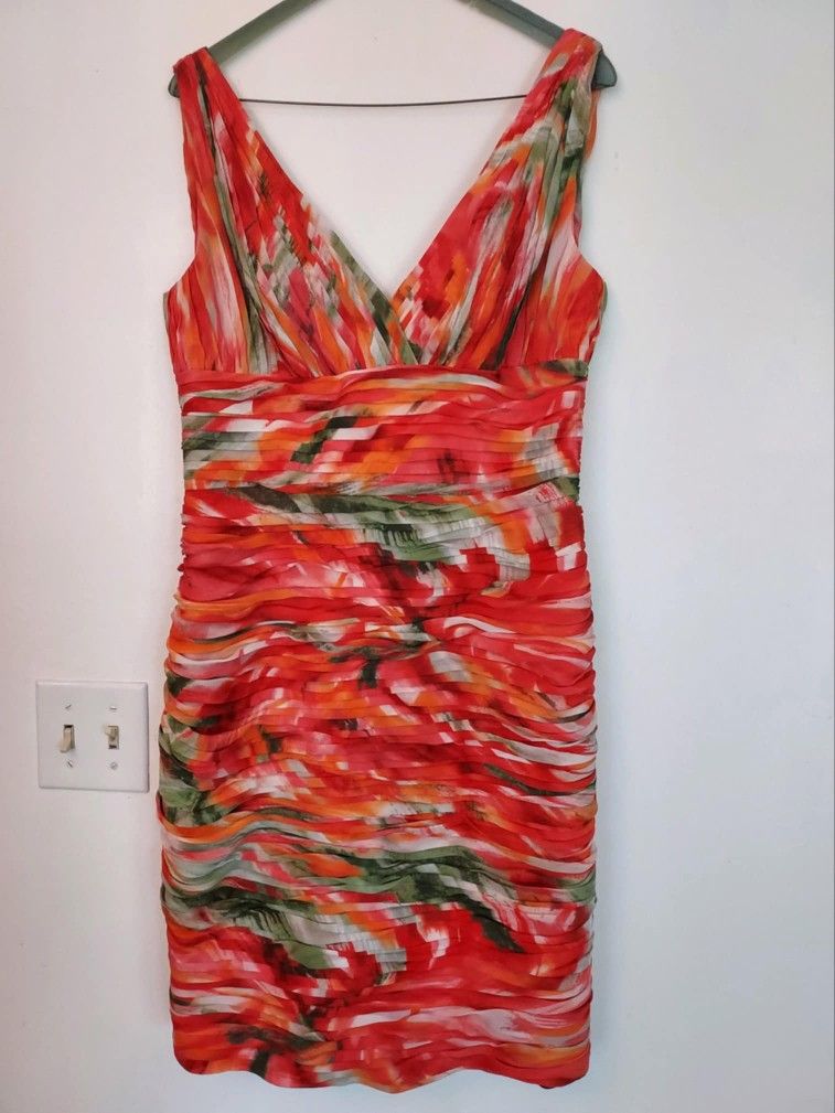 Beautiful Elegant Dress by MONIQUE LHUILLLIER size 10