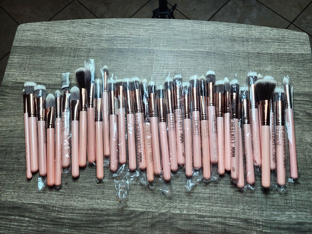 35 Assorted Luxie Beauty Makeup Brushes