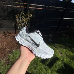 Nike Zoom Vomero 5 Blue Tint Size 8W