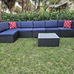 Brand New And Assembled 7 Piece Outdoor Patio Furniture Set 