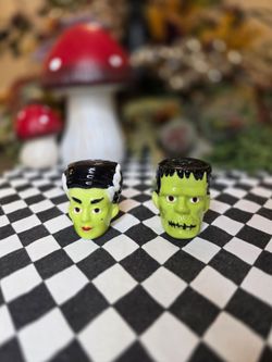 Halloween  Frankenstein and his bride salt and pepper shakers