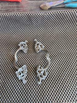 Cabinets handles