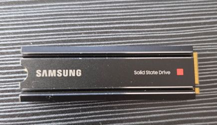 Samsung 980 PRO 1TB SSD with heatsink
