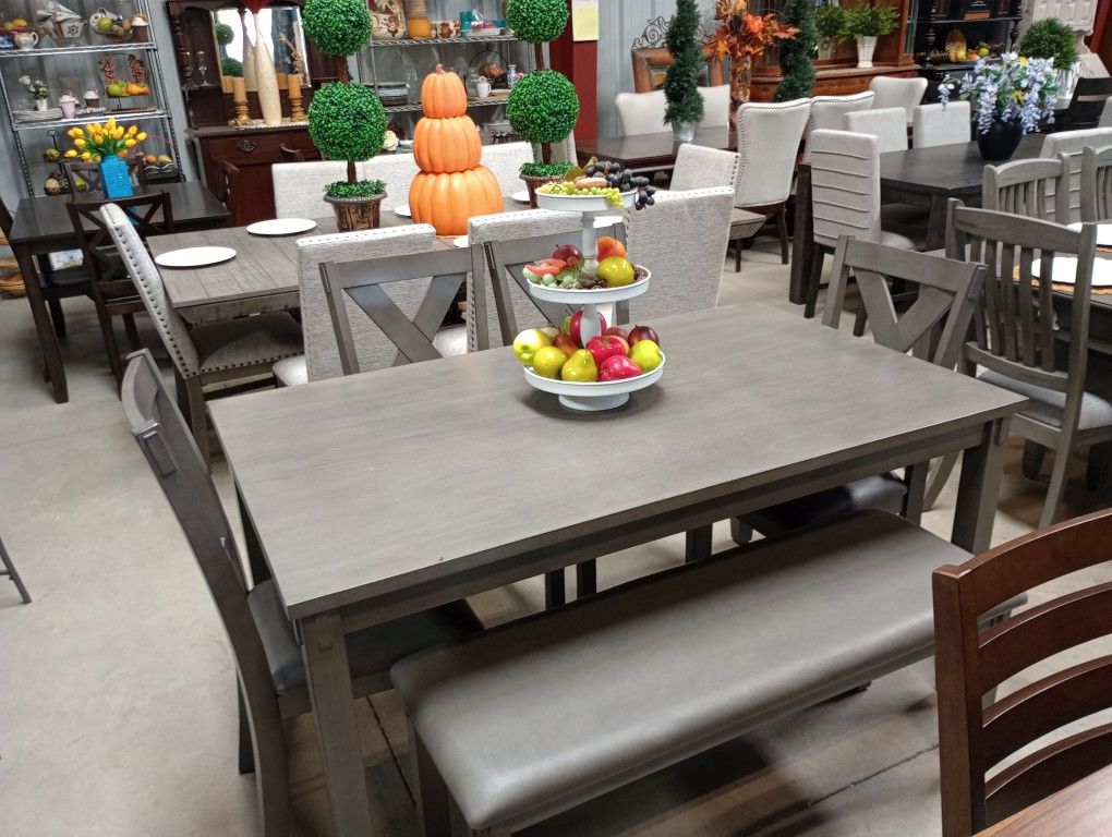 Casual Kitchen Table Set