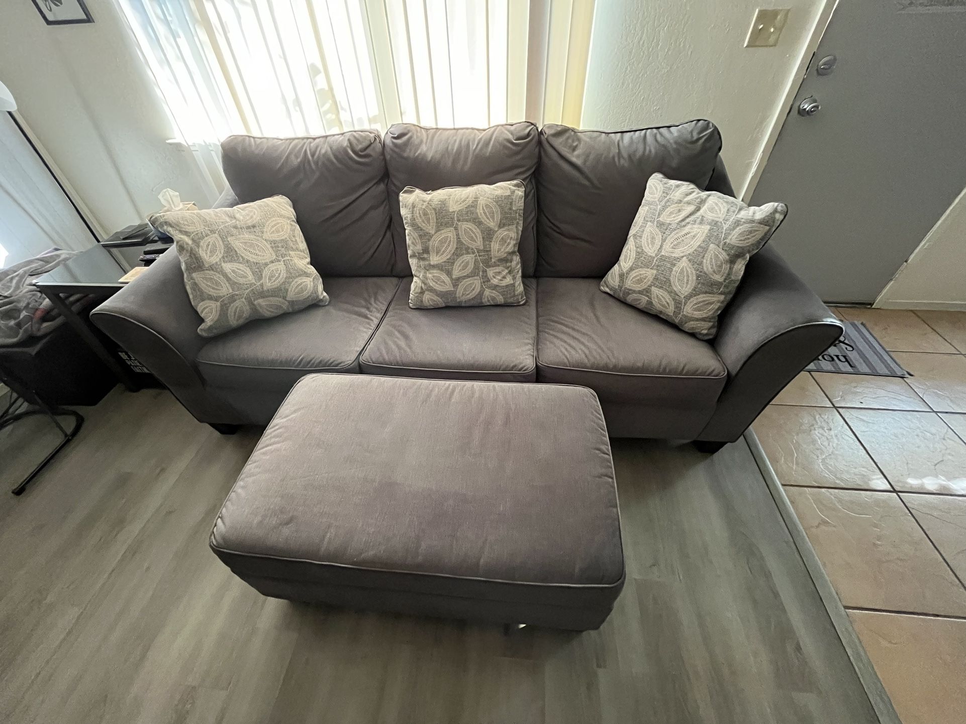 Gently Used Living Room Furniture