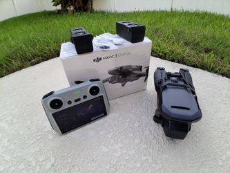 DJI Mavic 3 Classic Combo (DJI RC Smart Controller + 2 Batteries) – Excellent Condition
