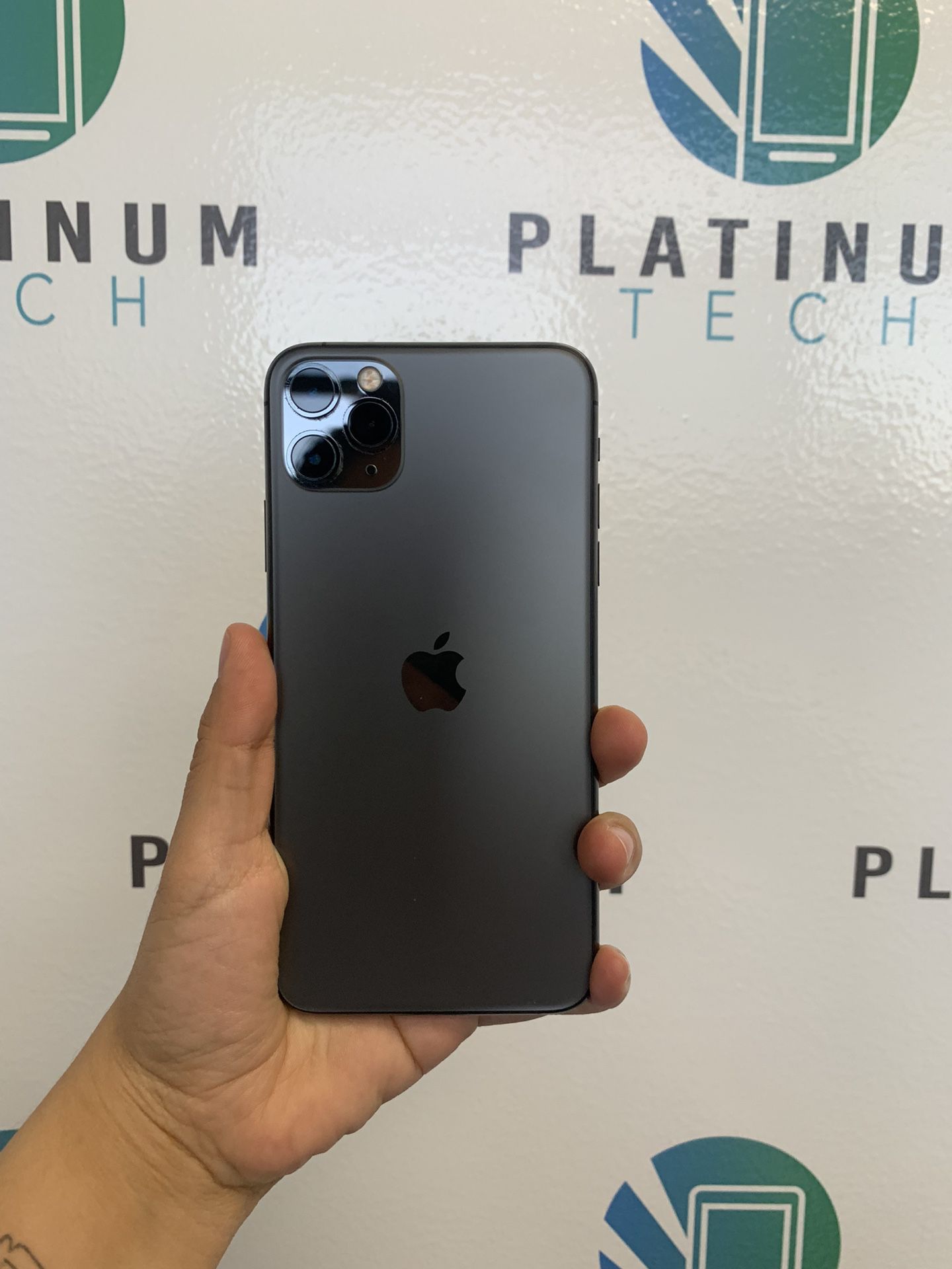⚫️☑️ iPhone 11 Pro Max 64 GB Unlocked BH89% 🔋 Case And Headphones For Free 👌🏻😀