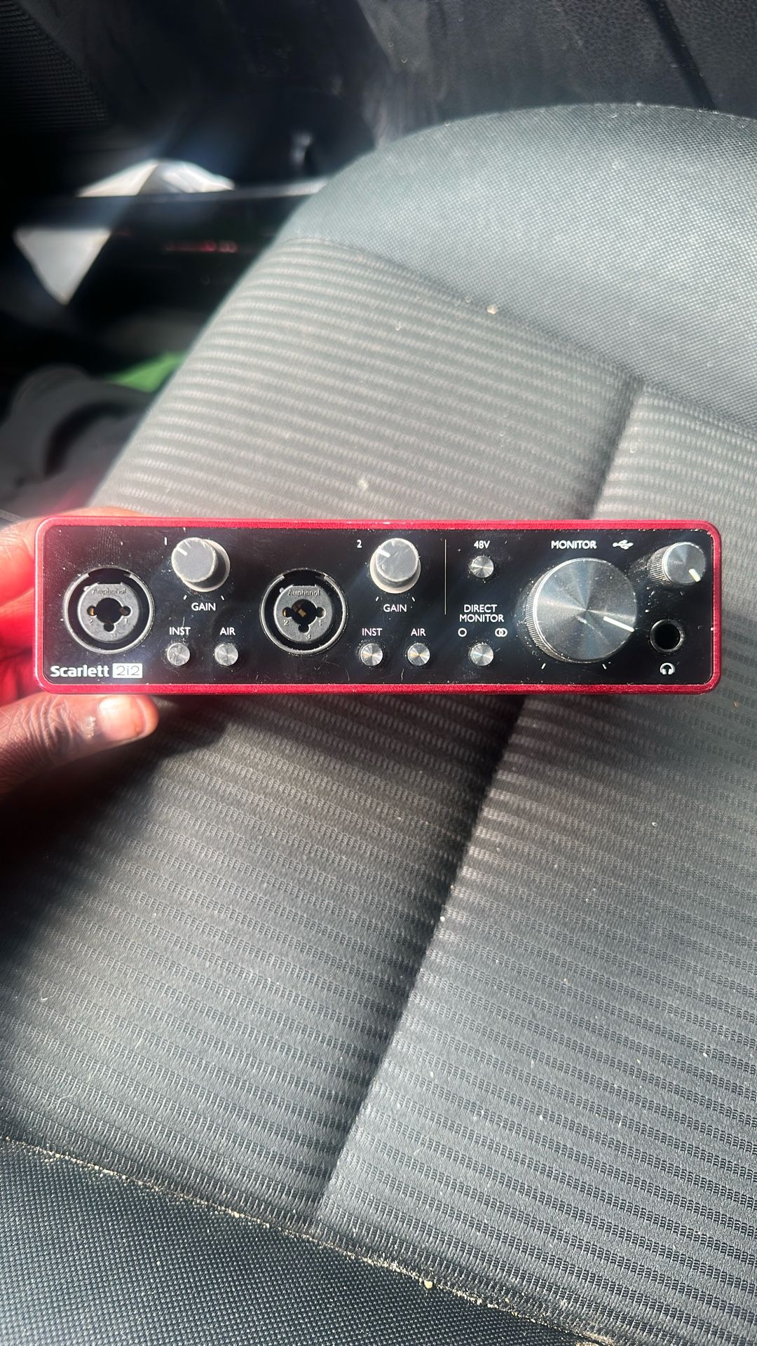 Scarlett Interface 2i2