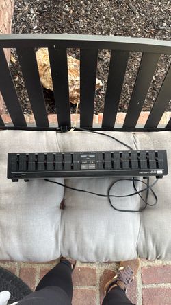 Stereo graphic equalizer
