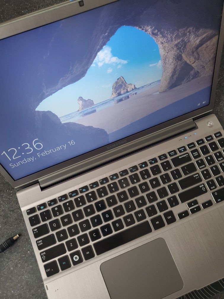 Samsung Series 7 NP700Z5A-S0AUS 15.6" Notebook Computer