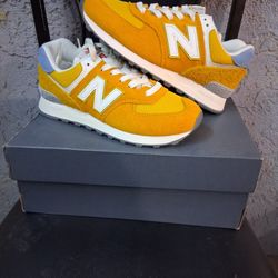 New Balance Size 9Women