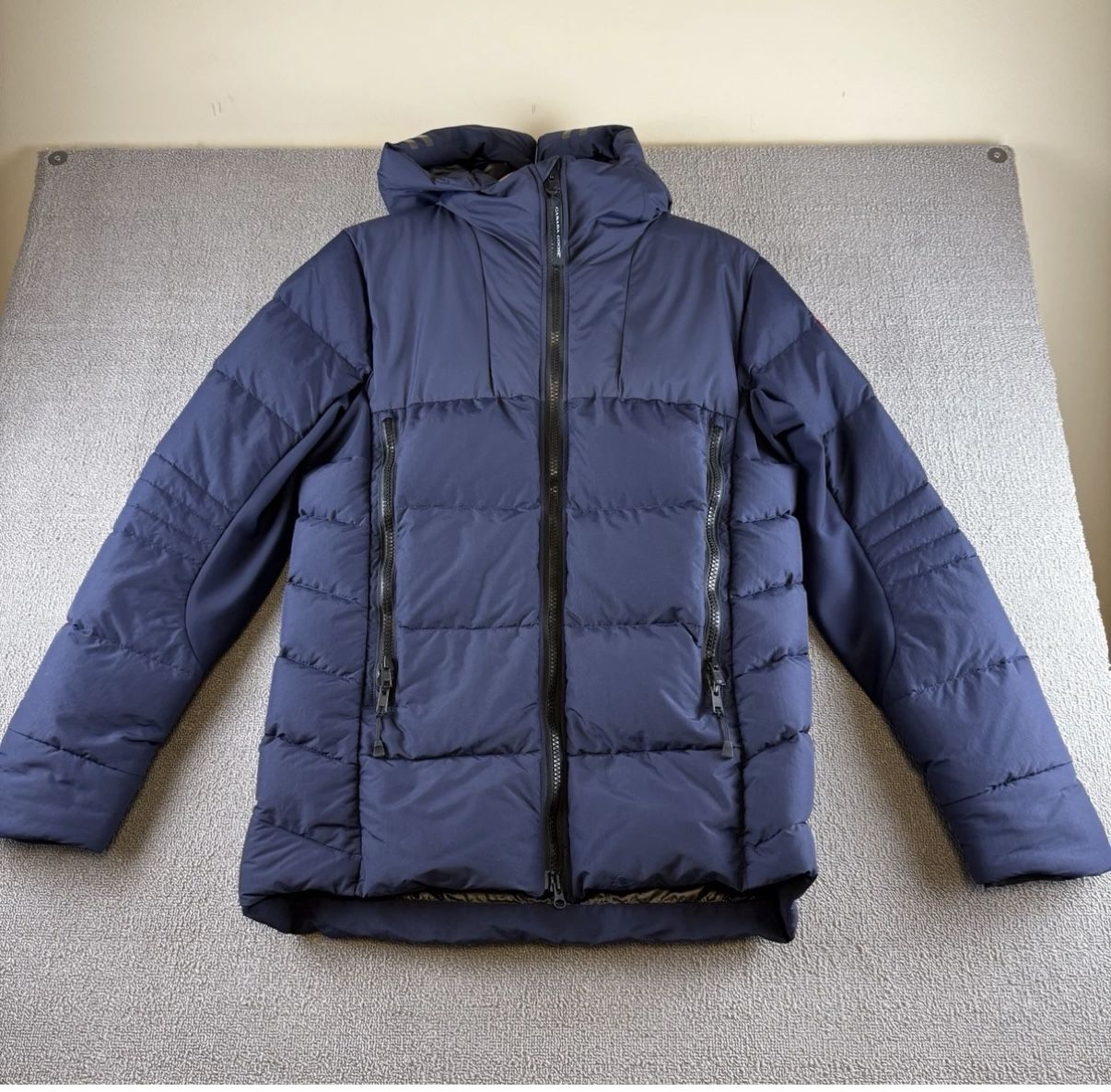 Canada Goose Jacket Men Size large NWOT